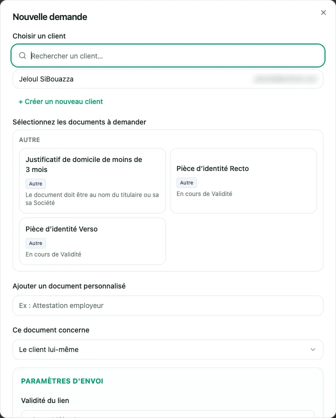 New document request: choose a client, select the documents to request, sending settings